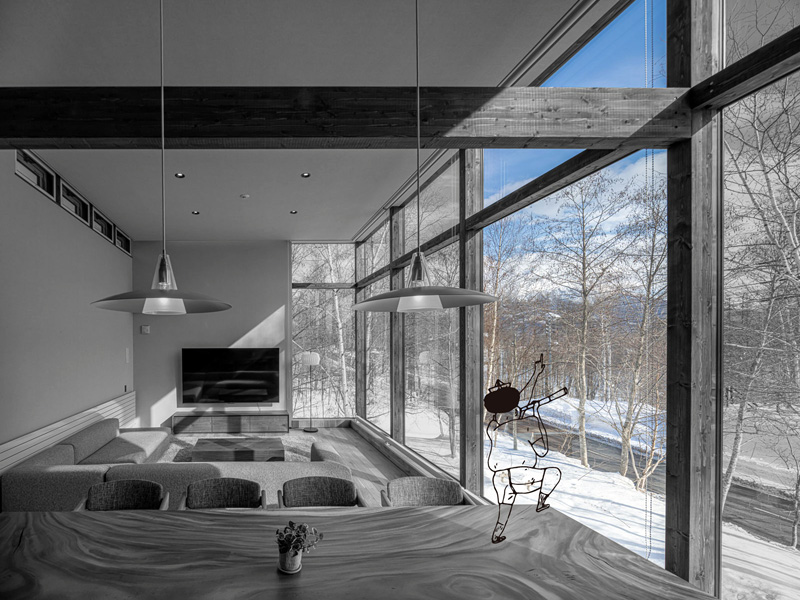 ニセコ町にある羊蹄山が見えるアートホームの施工事例、すいせつヴィラ（一棟貸し別荘）のリビング・ダイニング